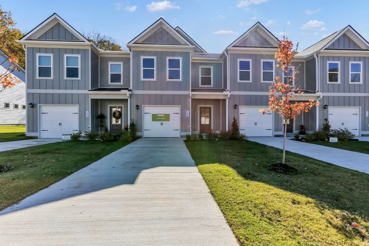 127 Ironhorse Way, Dickson, TN 37055