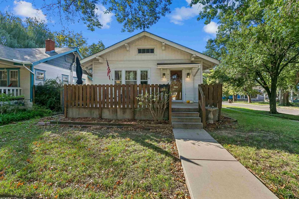 3103 E English St, Wichita, KS 67211-2116