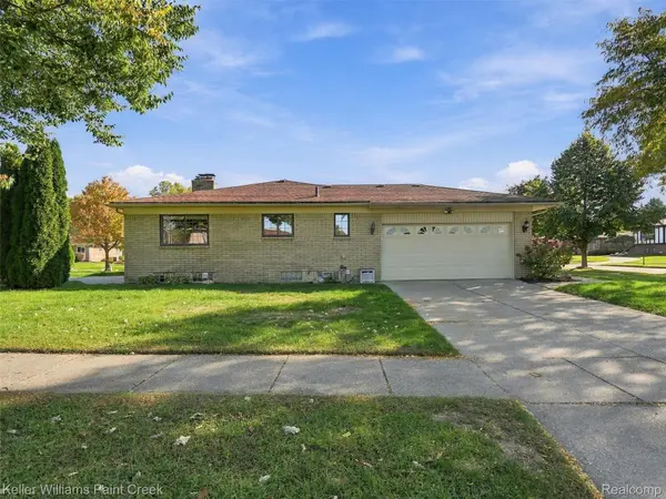 6805 Emerald Shores DR, Troy, MI 48085
