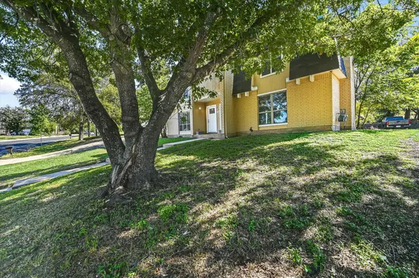 1813 Woodland Ave #B, Austin, TX 78741
