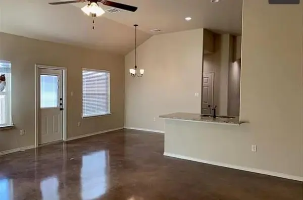 255 Joanne LOOP #B, Buda, TX 78610