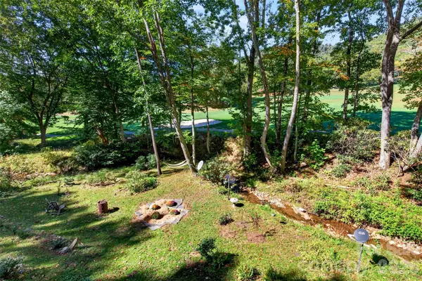 180 Divot DR, Canton, NC 28716