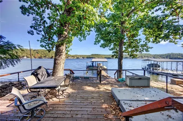 28987 E Gibson Point RD, Gravois Mills, MO 65037