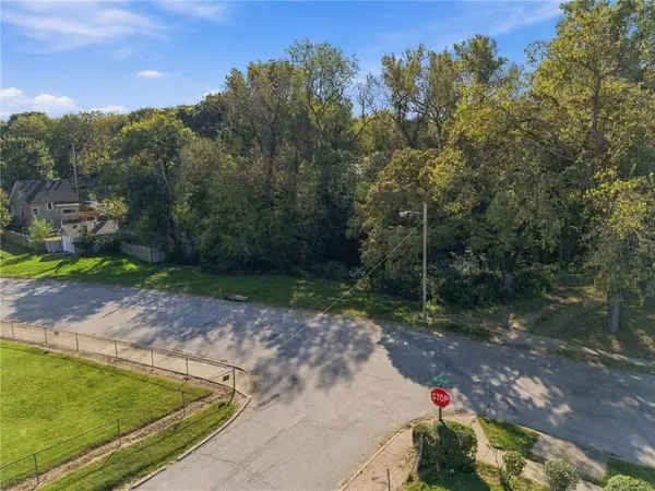 1527 S 34th ST, Kansas City, KS 66106