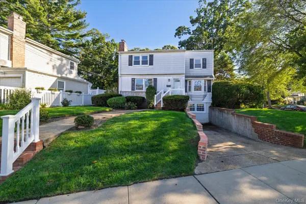 415 Whitehall ST, Lynbrook, NY 11563