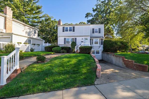 415 Whitehall ST, Lynbrook, NY 11563