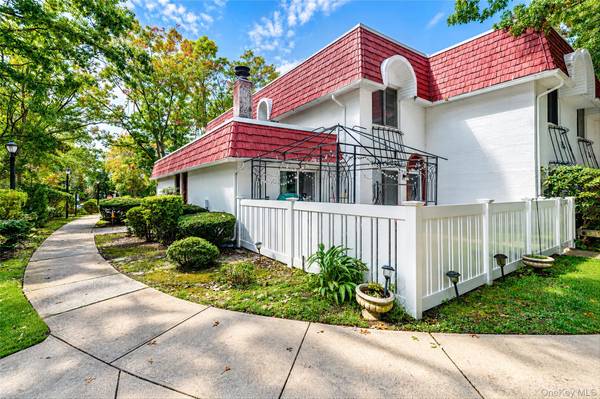 740 Blue Ridge DR, Medford, NY 11763
