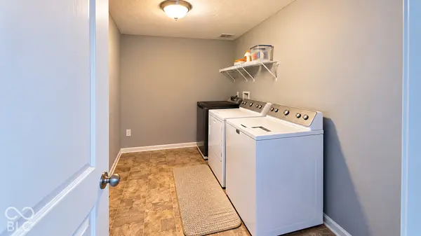 2909 Pointe Bay RD, Indianapolis, IN 46229