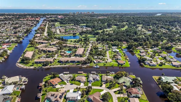 64 FLEMING CT, Palm Coast, FL 32137