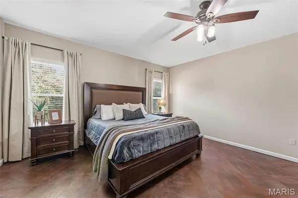 106 Crimson Oaks CT, Lake St Louis, MO 63367