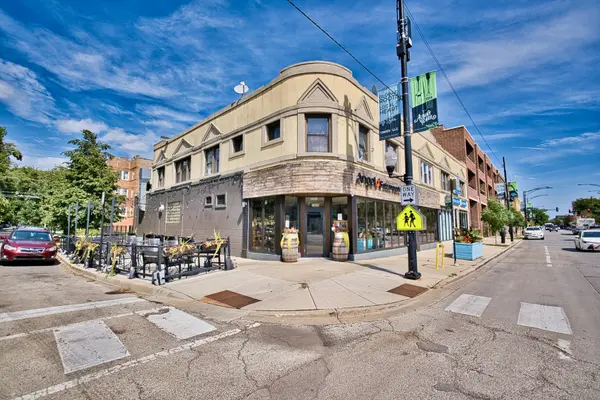 3026 W Montrose AVE, Chicago, IL 60618
