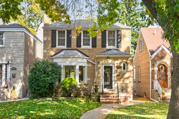 4842 W BALMORAL AVE, Chicago, IL 60630