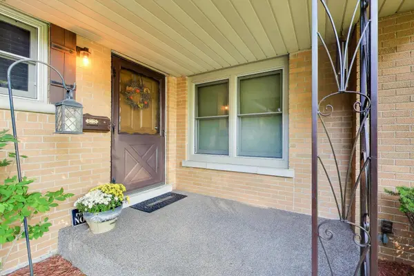 502 S Owen ST S, Mount Prospect, IL 60056