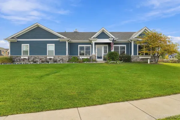 560 N Oak ST, Hinckley, IL 60520