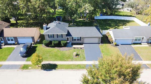 910 Molobay TER, Bartlett, IL 60103