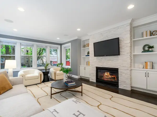 1740 W Catalpa AVE #1E, Chicago, IL 60640