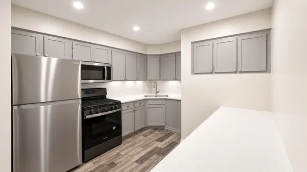 113 Gregory ST #27, Aurora, IL 60504