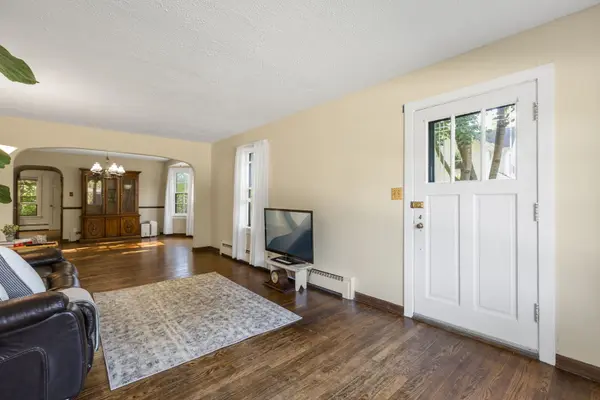 1201 Lincoln AVE, Fox River Grove, IL 60021