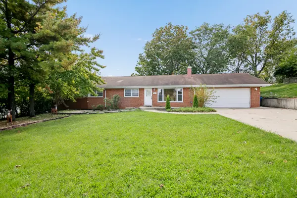8021 W 91st ST, Hickory Hills, IL 60457