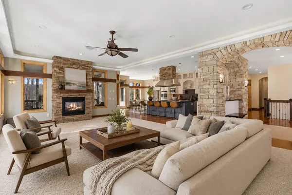 9401 Elm CT, Prior Lake, MN 55372