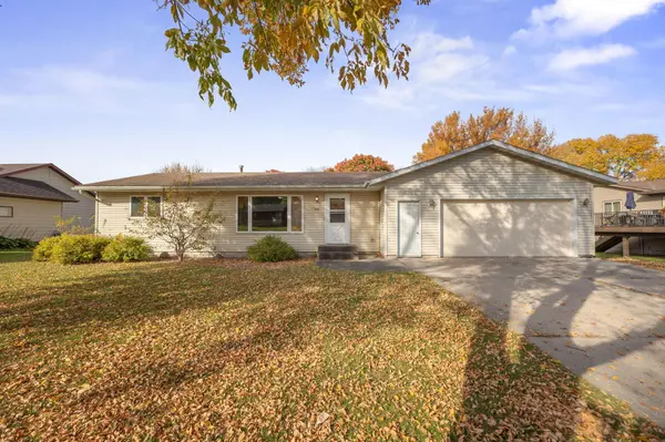 305 Wacker DR, Glencoe, MN 55336