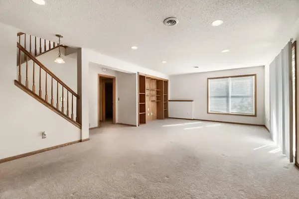 9141 Medley CIR, Golden Valley, MN 55427