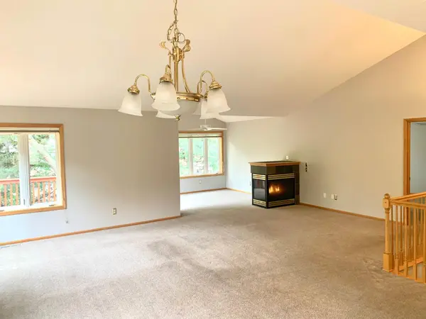 9141 Medley CIR, Golden Valley, MN 55427