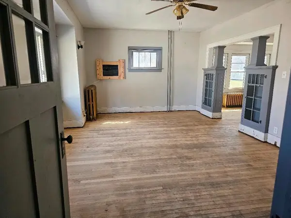 212 S Center ST, Ceylon, MN 56121