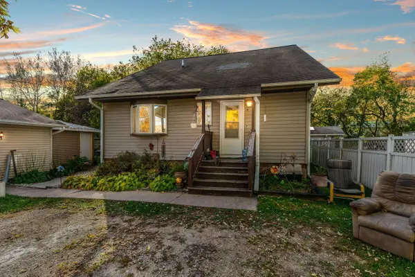 W10862 COUNTY RD WW, New London, WI 54961