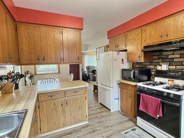936 TAFT AVE, Oshkosh, WI 54902