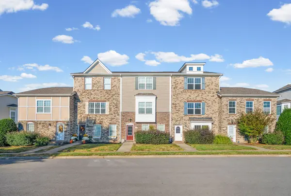 135 Turn Row Dr, Clarksville, TN 37043