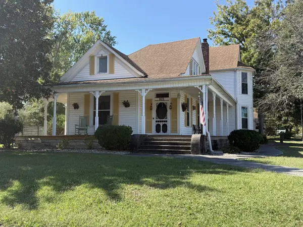 900 Georgia Ave, Etowah, TN 37331