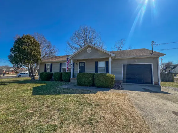 246 Waterford Dr, Oak Grove, KY 42262