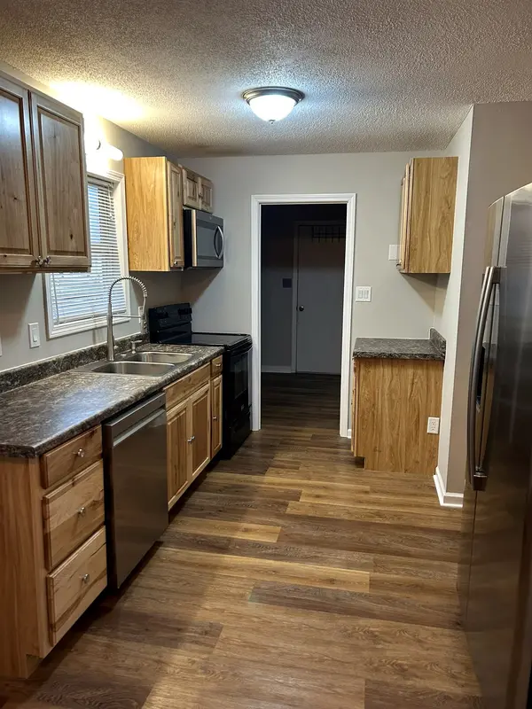 246 Waterford Dr, Oak Grove, KY 42262