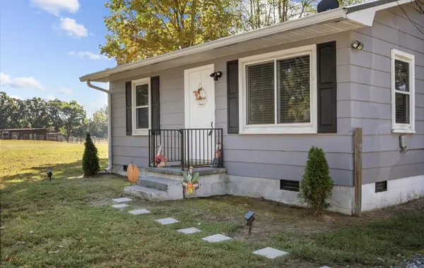 3735 Old Nashville Hwy, Mc Ewen, TN 37101