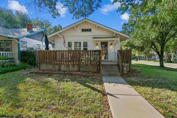 3103 E English St, Wichita, KS 67211-2116