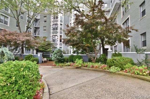 1185 E BROADWAY #4E, Hewlett, NY 11557