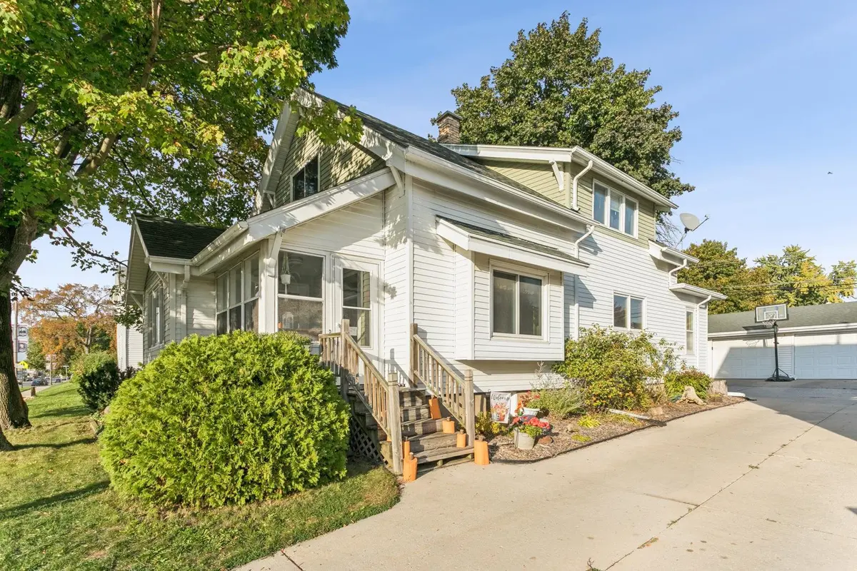 318 S MAIN ST, Brillion, WI 54110-1208