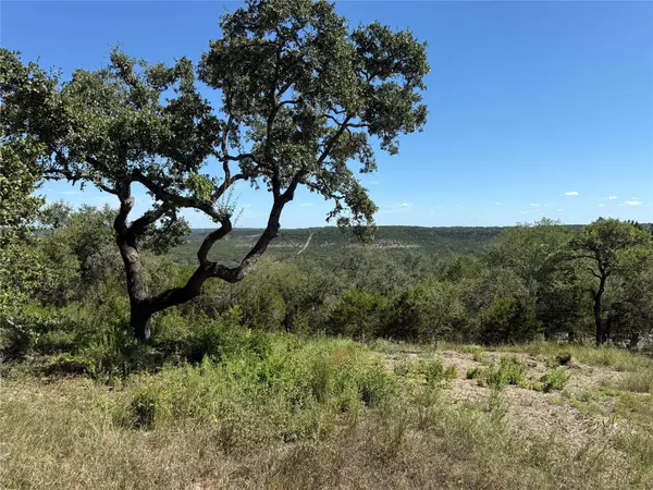 2 Meridian DR, Wimberley, TX 78676