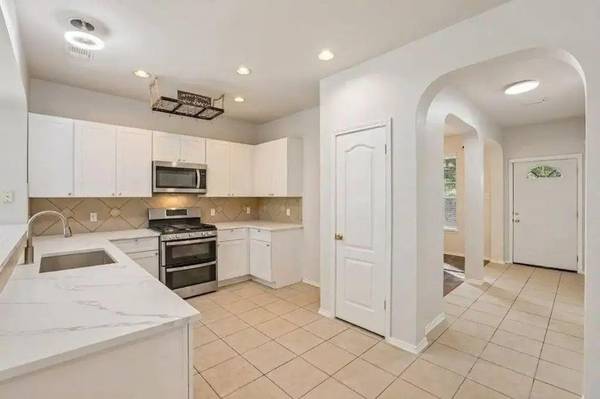 1721 Long Rifle DR, Austin, TX 78754