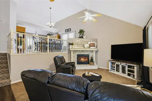 204 Amy ST, Harrisonville, MO 64701