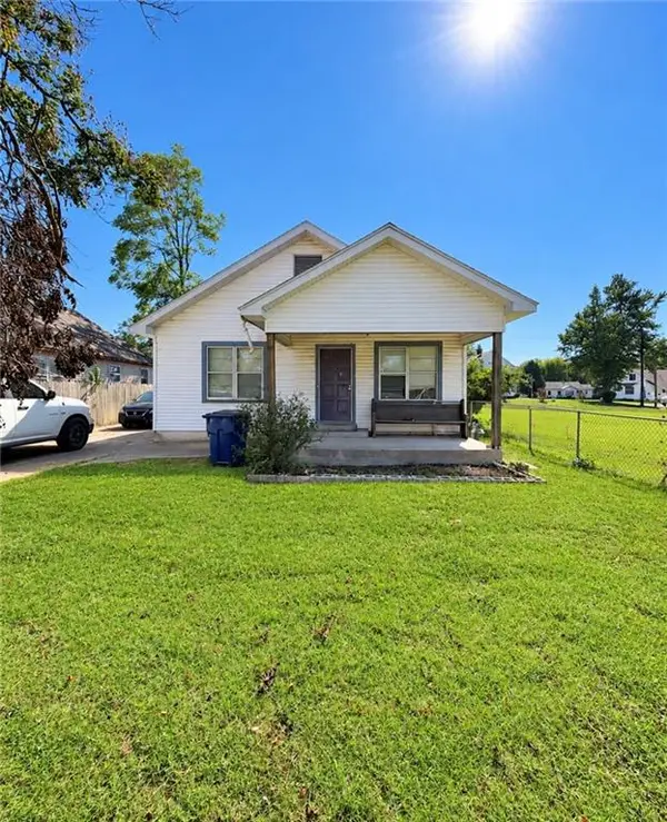 211 w North ST, Coffeyville, KS 67337