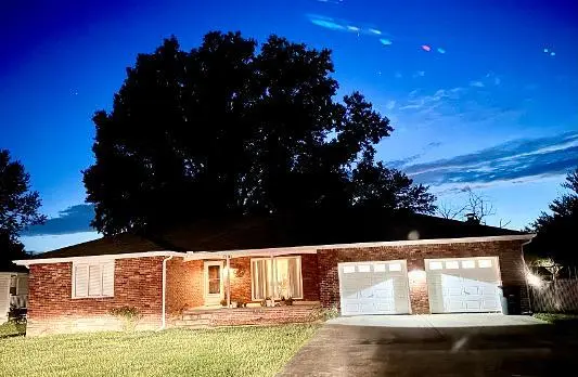 1201 N Lynn ST, Nevada, MO 64772
