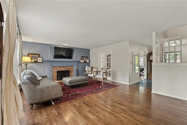 9320 W 113th ST, Overland Park, KS 66210