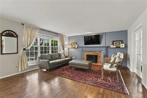 9320 W 113th ST, Overland Park, KS 66210