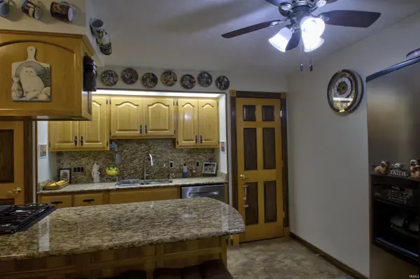 710 Maple ST, Tipton, IN 46072-1138