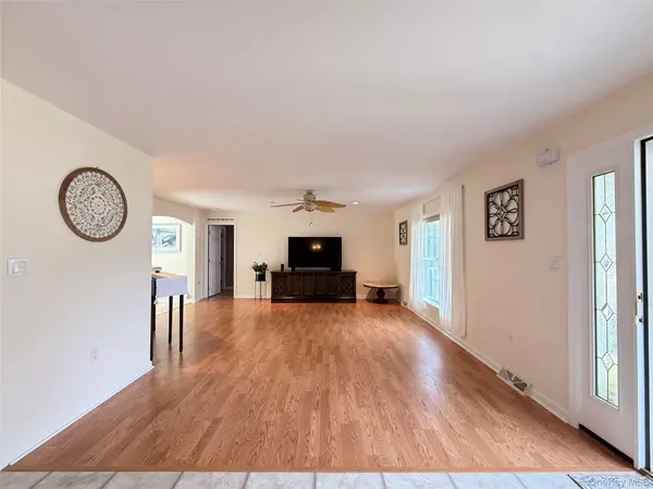 1407 Middle RD #271, Calverton, NY 11933