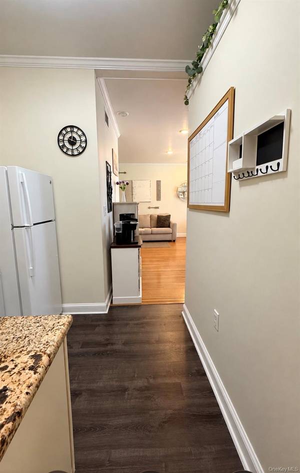1185 E BROADWAY #4E, Hewlett, NY 11557