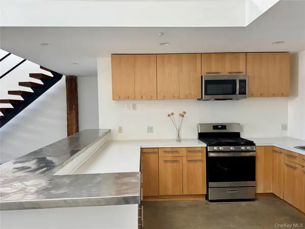 5 Hanna LN #4, Beacon, NY 12508