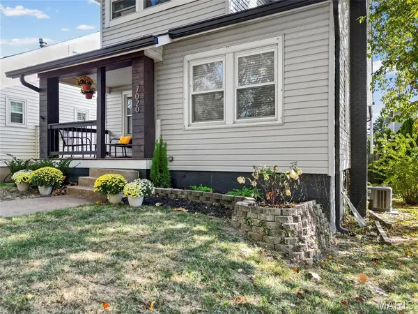 7020 Sutherland AVE, St Louis, MO 63109
